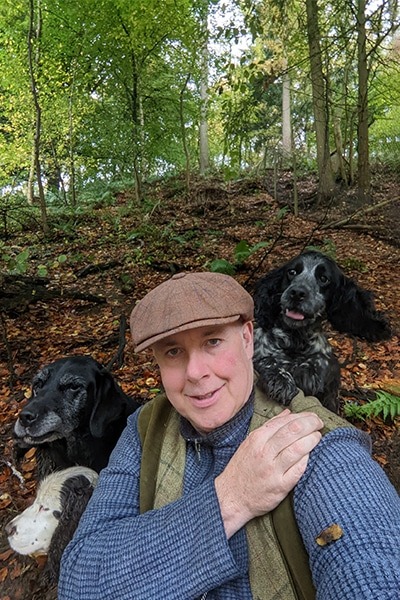 Glynn Evans with gundogs